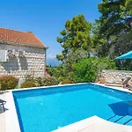 Gorgeous Home In Cavtat *