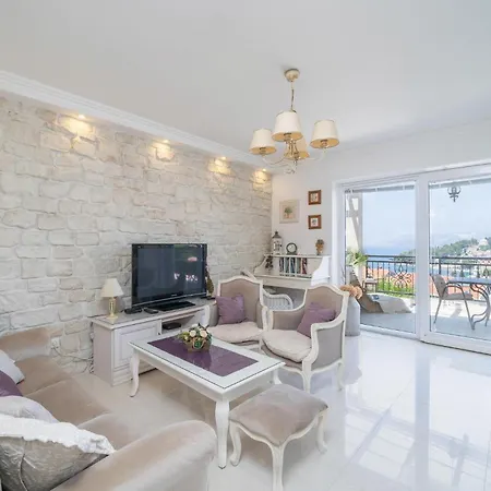 Nyaraló Gorgeous Home In Cavtat