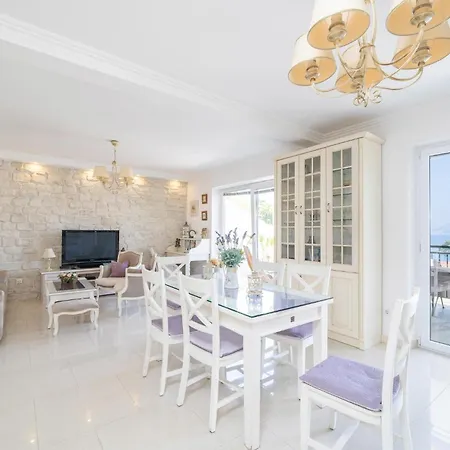 Amazing Home In Cavtat Cavtat