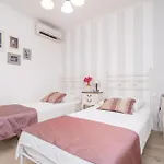 Gorgeous Home In Cavtat קאבטאט