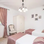 Gorgeous Home In Cavtat