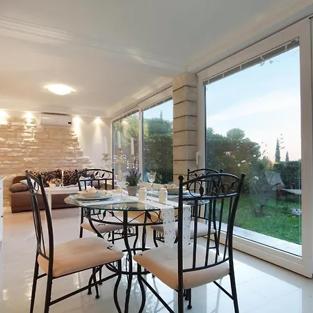 Nice In With Outdoor Swimming Pool And 6 Bedrooms Dom wakacyjny *