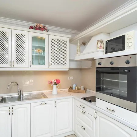Gorgeous Home In Cavtat בית נופש קאבטאט