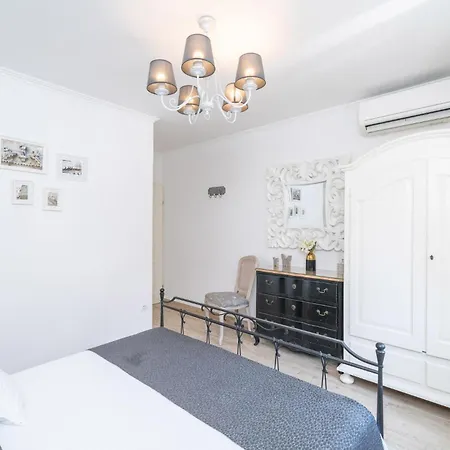 Gorgeous Home In Cavtat * קאבטאט