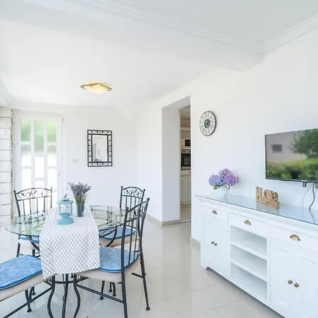 Amazing Home In Cavtat 펜션