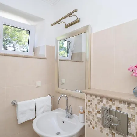 Amazing Home In Cavtat 펜션 챠브타트