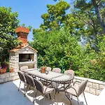 Prázdninový dům Gorgeous Home In Cavtat