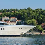 Gorgeous Home In Cavtat *