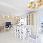 Prázdninový dům Gorgeous Home In Cavtat *